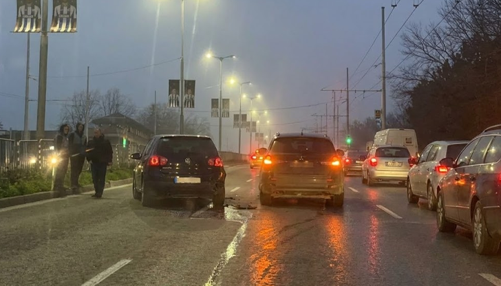 Катастрофа блокира булевард „Христо Ботев“ в Русе