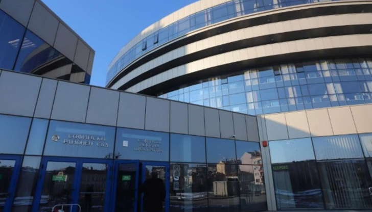 Охранители заловиха рецидивист с картини за 20 000 лева на улица „Солунска“