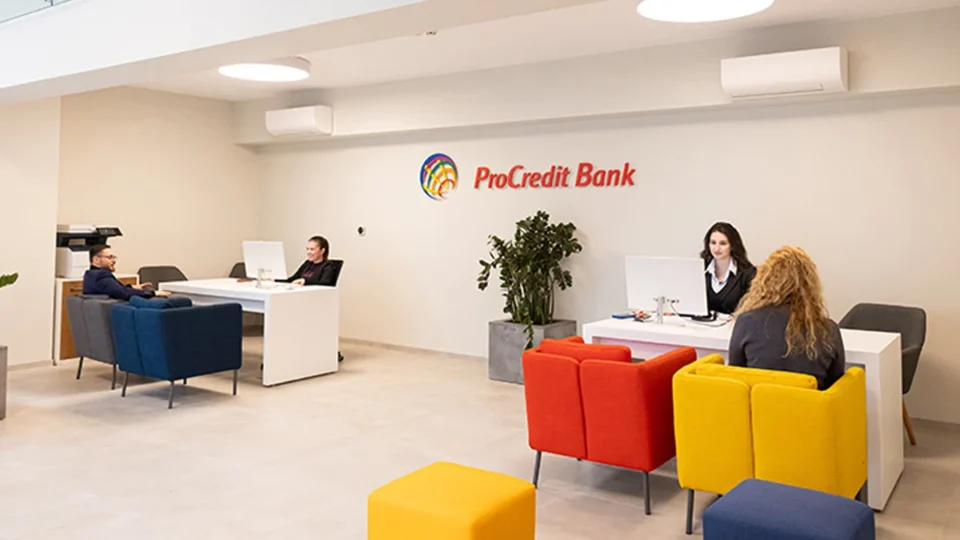 Новата локация на ПроКредит Банк в Русе: пространство за разговори и доверие