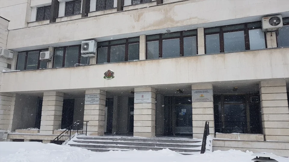 Откриха кристали и марихуана у задържан в следствения арест в Русе