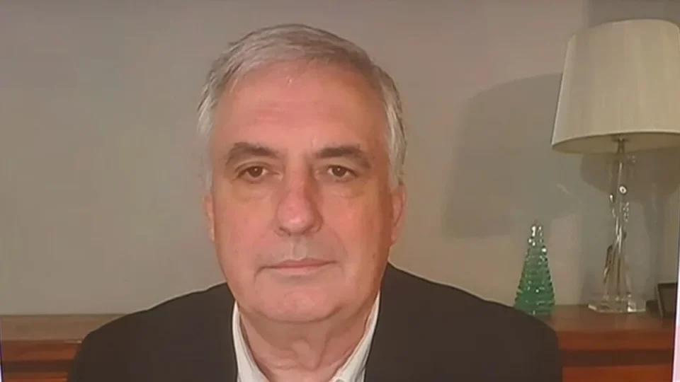 Ивайло Калфин: Възможно е партията на Радев да заличи БСП