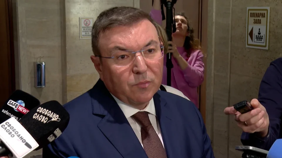 ГЕРБ атакува служебния кабинет заради съмнения за фаворизиране на нови партии