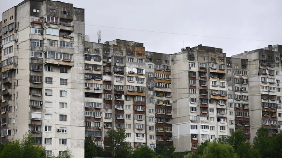 Държавата бави електронния регистър на домоуправителите