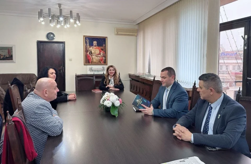 Пенчо Милков обеща общинска подкрепа за нов проект на ансамбъл „Българе“